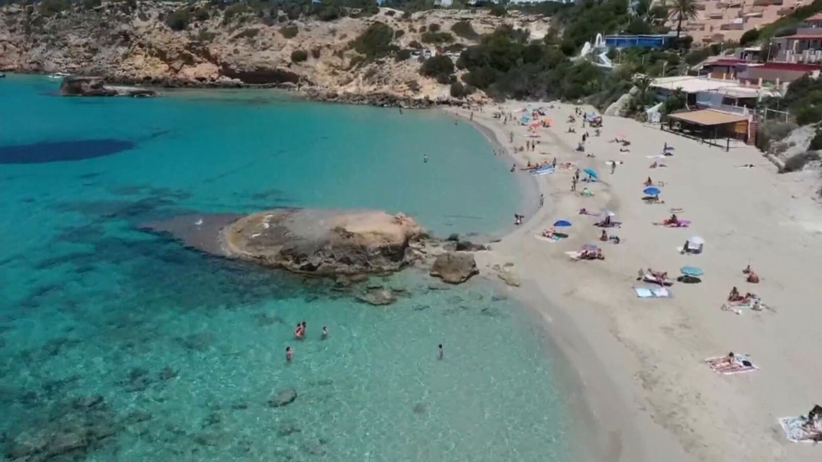El verano se encarece y amplía la brecha: una semana en la costa puede costar siete veces más según el destino