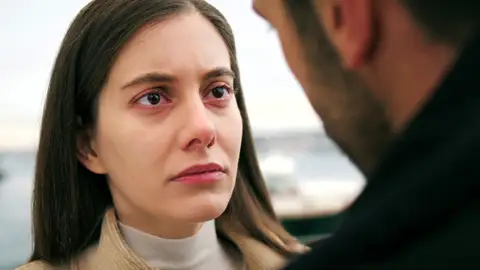 “Es mi decisión”: Suna pone fin a su matrimonio con Abidin sin mirar atrás “Es mi decisión”: Suna pone fin a su matrimonio con Abidin sin mirar atrás