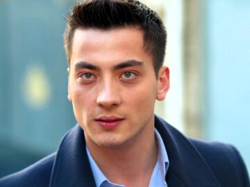 "Conmigo no vas a jugar": Kaya rompe con Zerrin delante de Demir y tira el anillo al suelo