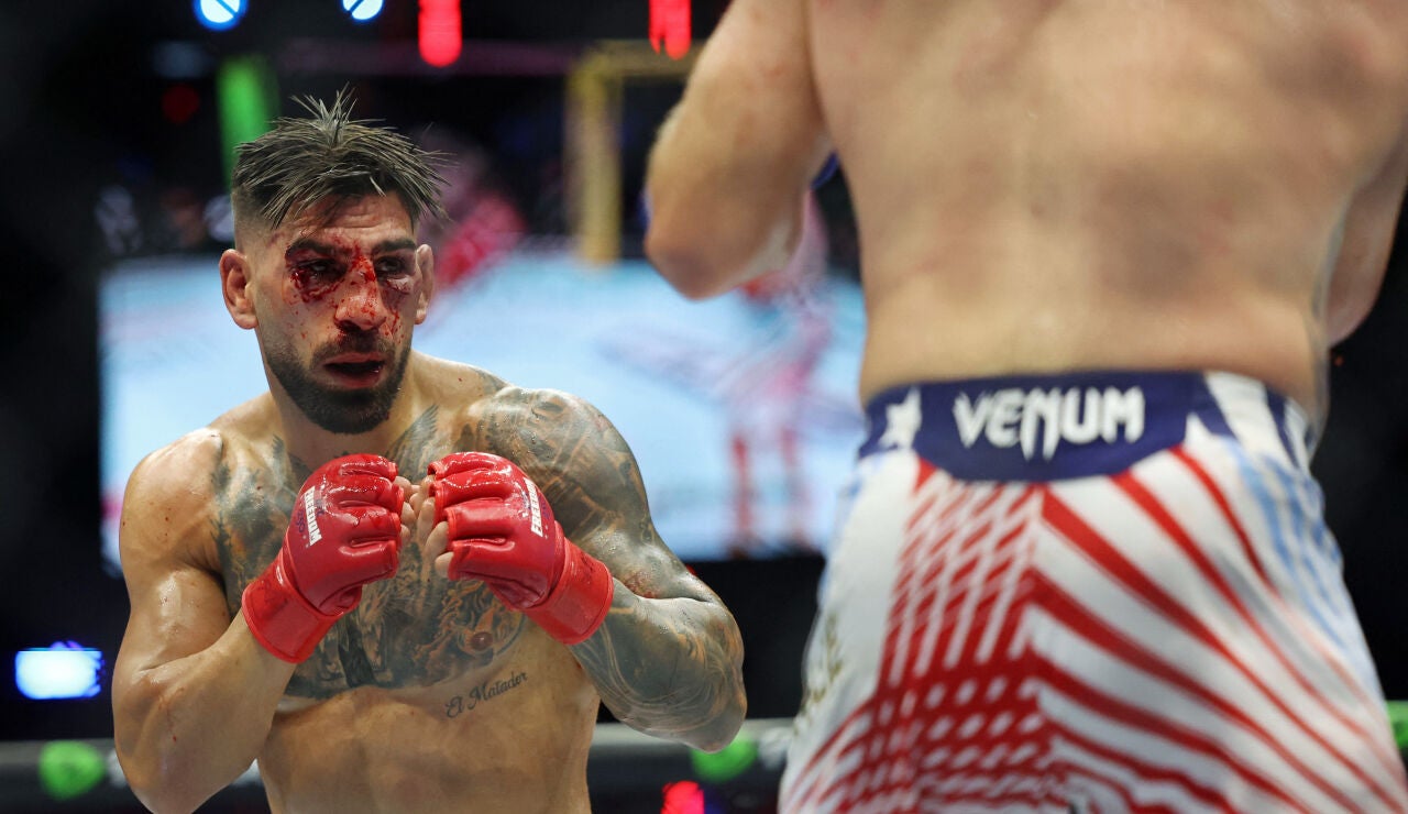 Ilia Topuria durante la pelea ante Gaethje en la Casa Blanca