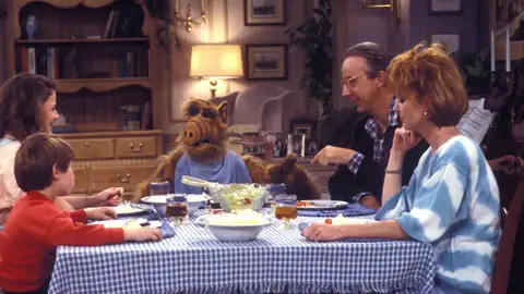 La serie Alf con Max Wright, Anne Schedeen, Andrea Elson, Benji Gregory en 1989 La serie Alf con Max Wright, Anne Schedeen, Andrea Elson, Benji Gregory en 1989