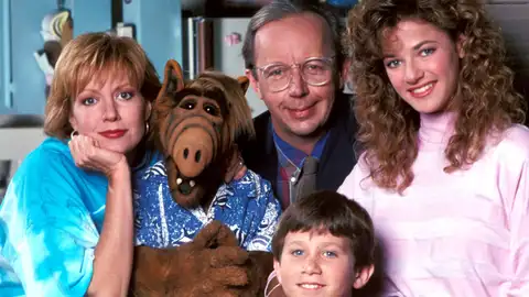 Los actores de la serie Alf con Max Wright, Anne Schedeen, Andrea Elson, Benji Gregory en 1986 Los actores de la serie Alf con Max Wright, Anne Schedeen, Andrea Elson, Benji Gregory en 1986