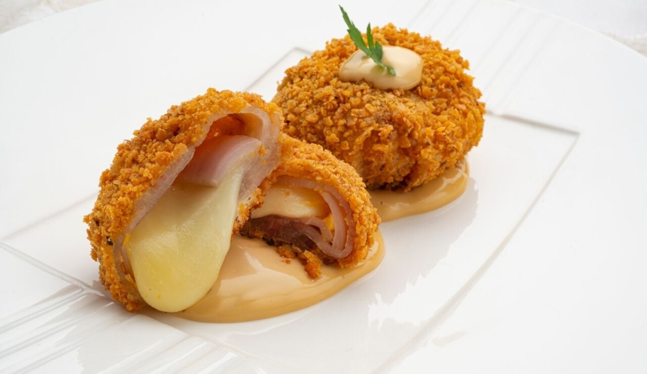Receta de fritos de cebolla y bacon, de Joseba Argui&ntilde;ano