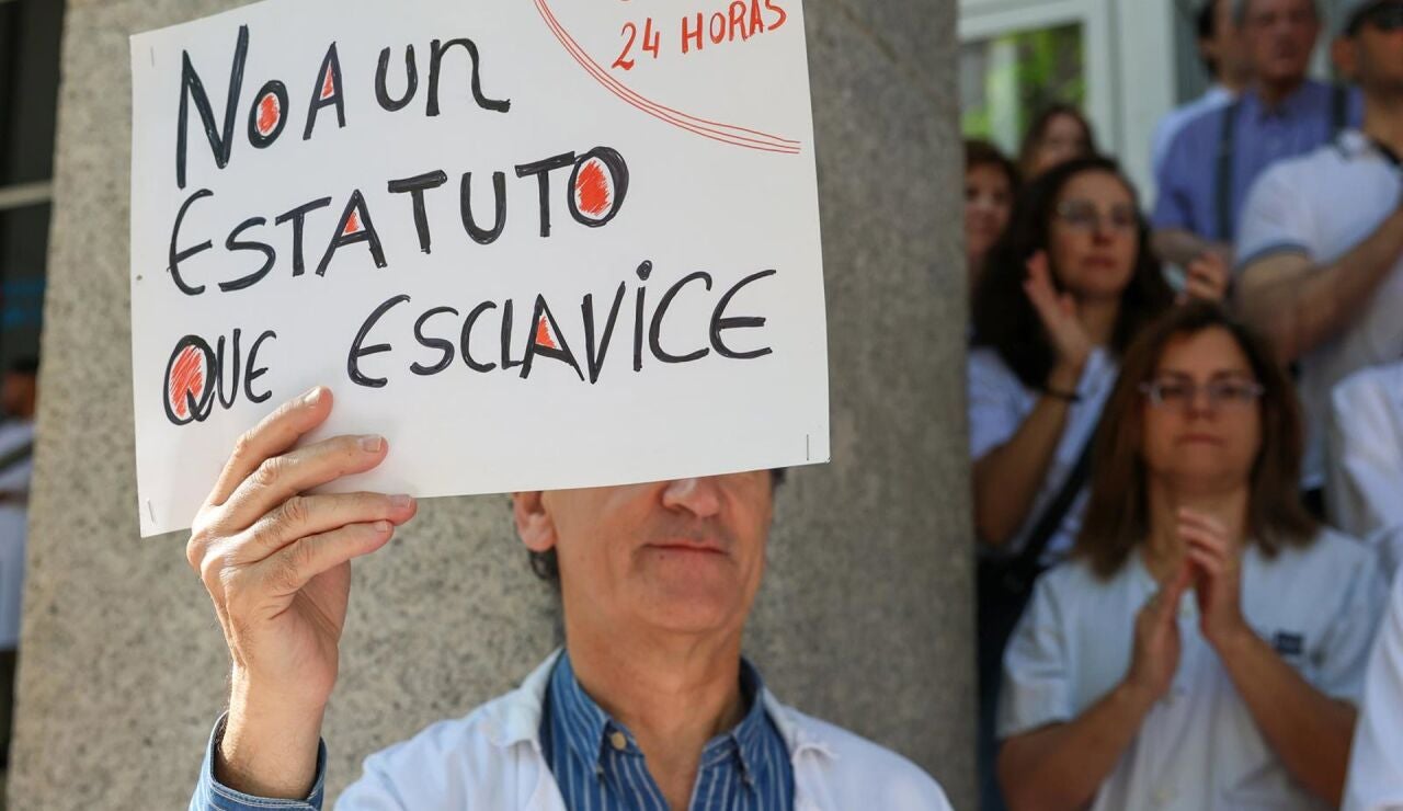 Los m&eacute;dicos madrile&ntilde;os arrancan este lunes la quinta semana de huelga contra el Estatuto Marco