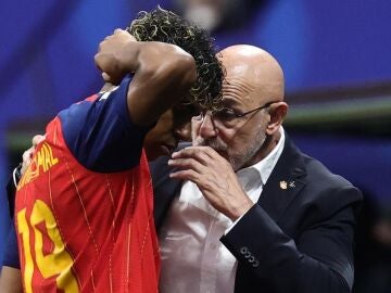 De la Fuente da instrucciones a Lamine Yamal