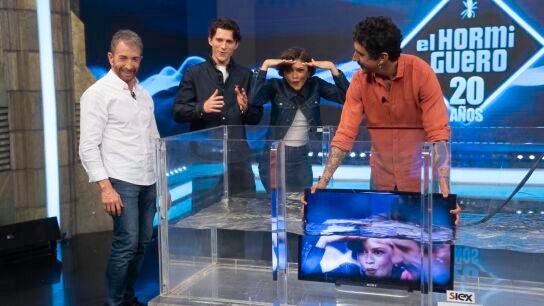 &iexcl;L&iacute;quido m&aacute;gico! Marron deja boquiabiertos a Tom Holland y Zendaya en El Hormiguero