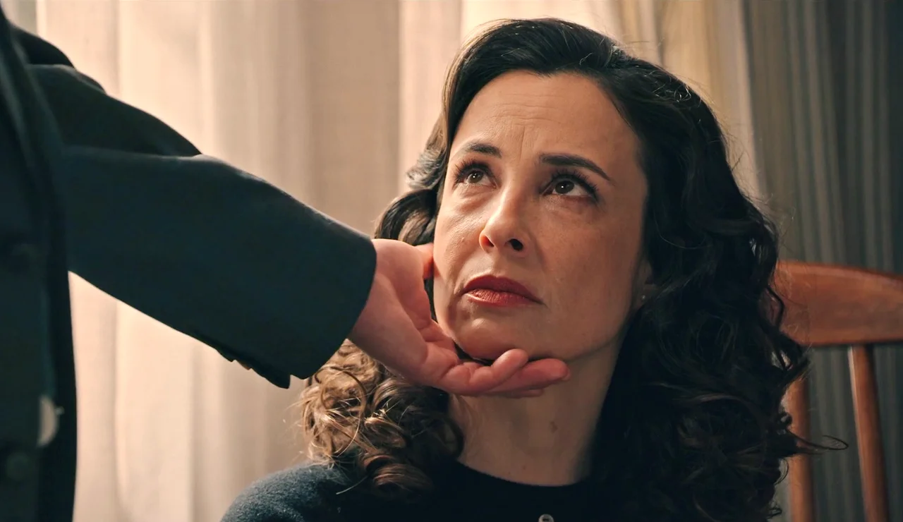 Beatriz decide seguir ocultando la verdad a Begoña tras la repentina confesión de Gabriel: “Eres la mujer a la que quiero”