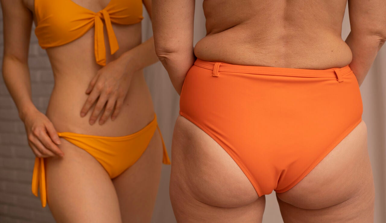 Mujeres posando en bikini