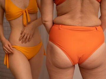 Mujeres posando en bikini