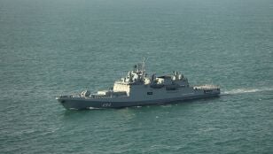 Reino Unido investiga a una fragata rusa por disparar contra un yate en el Canal de la Mancha.
