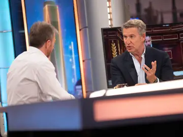 Alberto Núñez Feijóo, sobre un posible pacto con VOX: "Mi objetivo es gobernar en solitario" Alberto Núñez Feijóo, sobre un posible pacto con VOX: "Mi objetivo es gobernar en solitario"