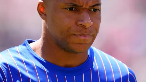 France v Senegal: Group I - FIFA World Cup 2026 Kylian Mbappe of France looks on during the FIFA World Cup 2026 Group I match between France and Senegal at New York New Jersey Stadium on June 16, 2026 in East Rutherford, New Jersey. AFP7 16/06/2026 ONLY FOR USE IN SPAIN