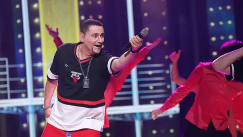 ¡Revolución en Tu cara me suena! Jesulín de Ubrique pone a bailar a todo el plató con ‘Follow the leader’ con S.B.S. ¡Revolución en Tu cara me suena! Jesulín de Ubrique pone a bailar a todo el plató con ‘Follow the leader’ con S.B.S.