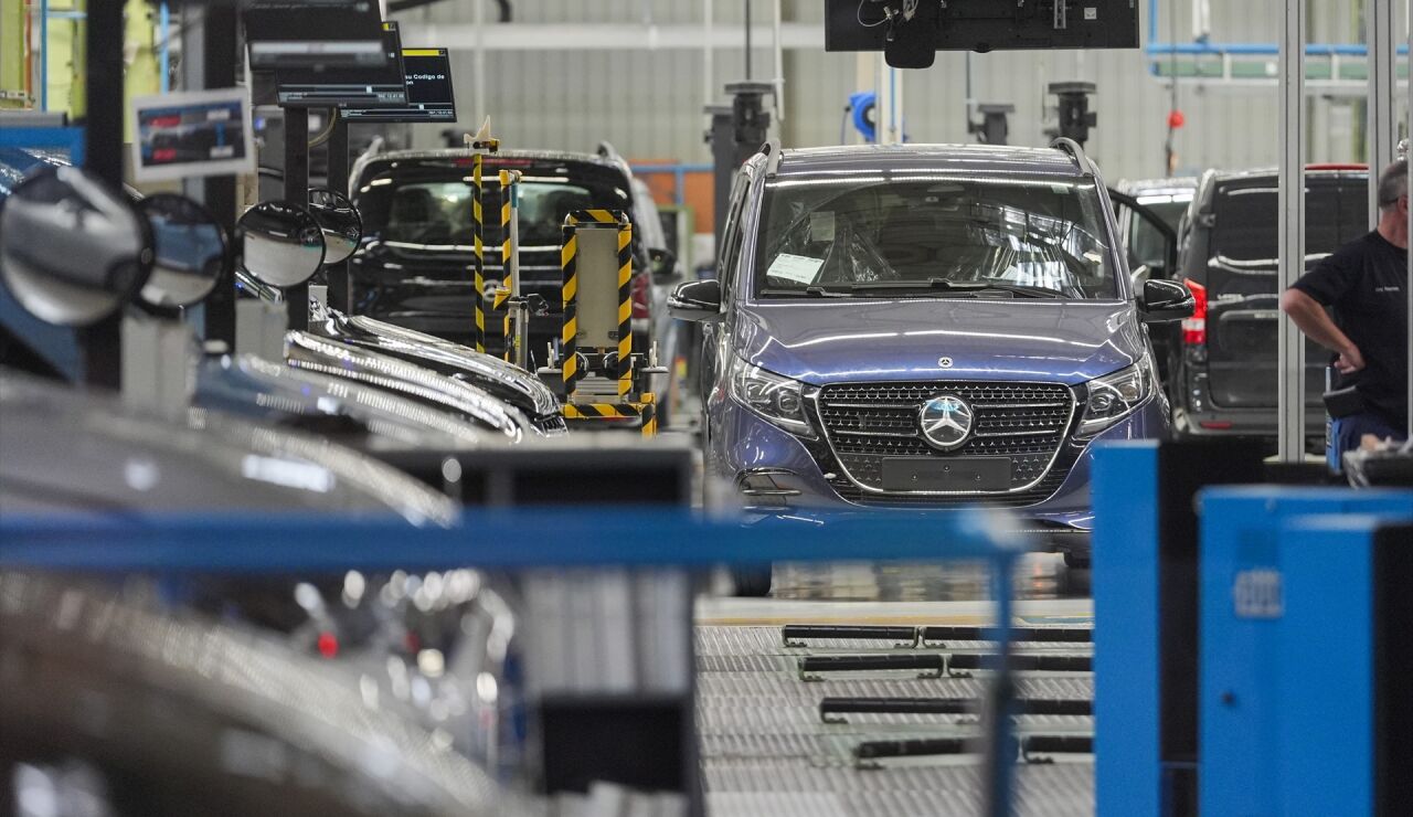 Los coches vendidos en Europa tendr&aacute;n que incorporar un 25% de pl&aacute;stico realizado