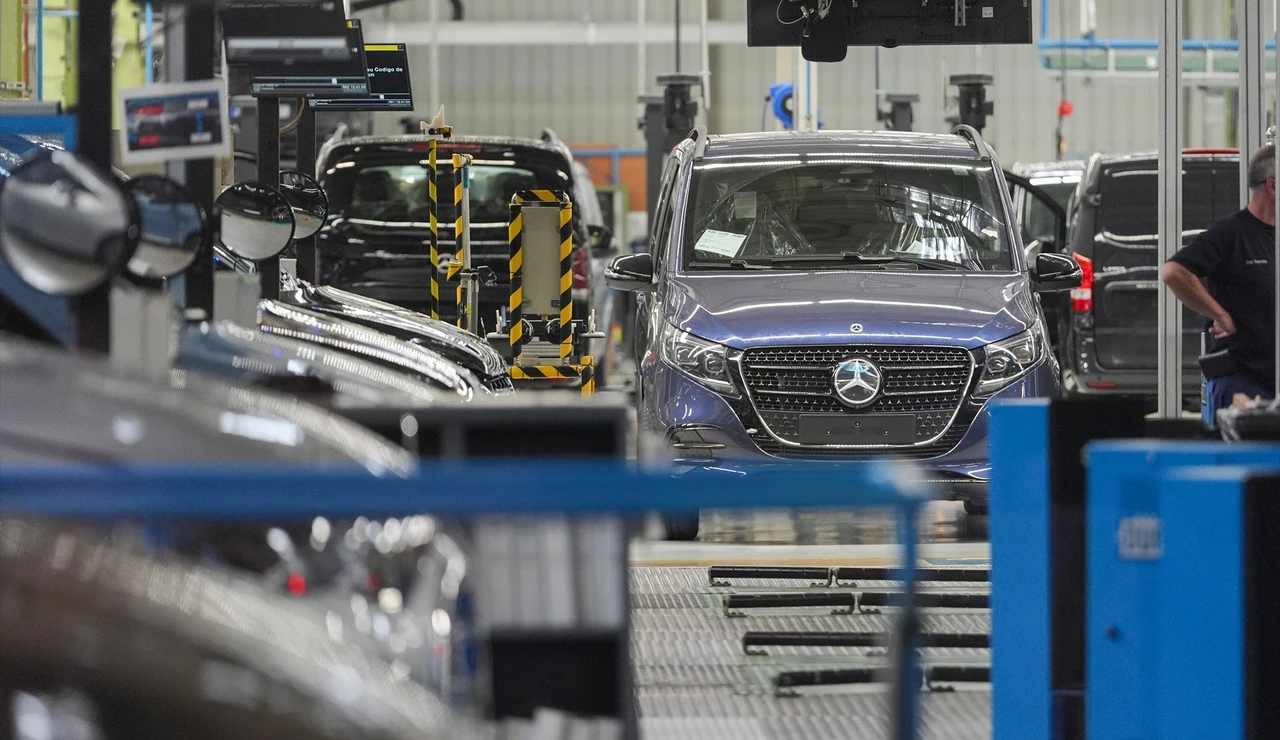 Los coches vendidos en Europa tendrán que incorporar un 25% de plástico realizado