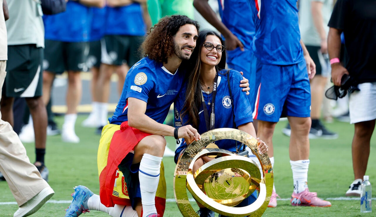 Claudia Rodr&iacute;guez y Marc Cucurella
