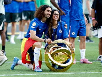 Claudia Rodr&iacute;guez y Marc Cucurella