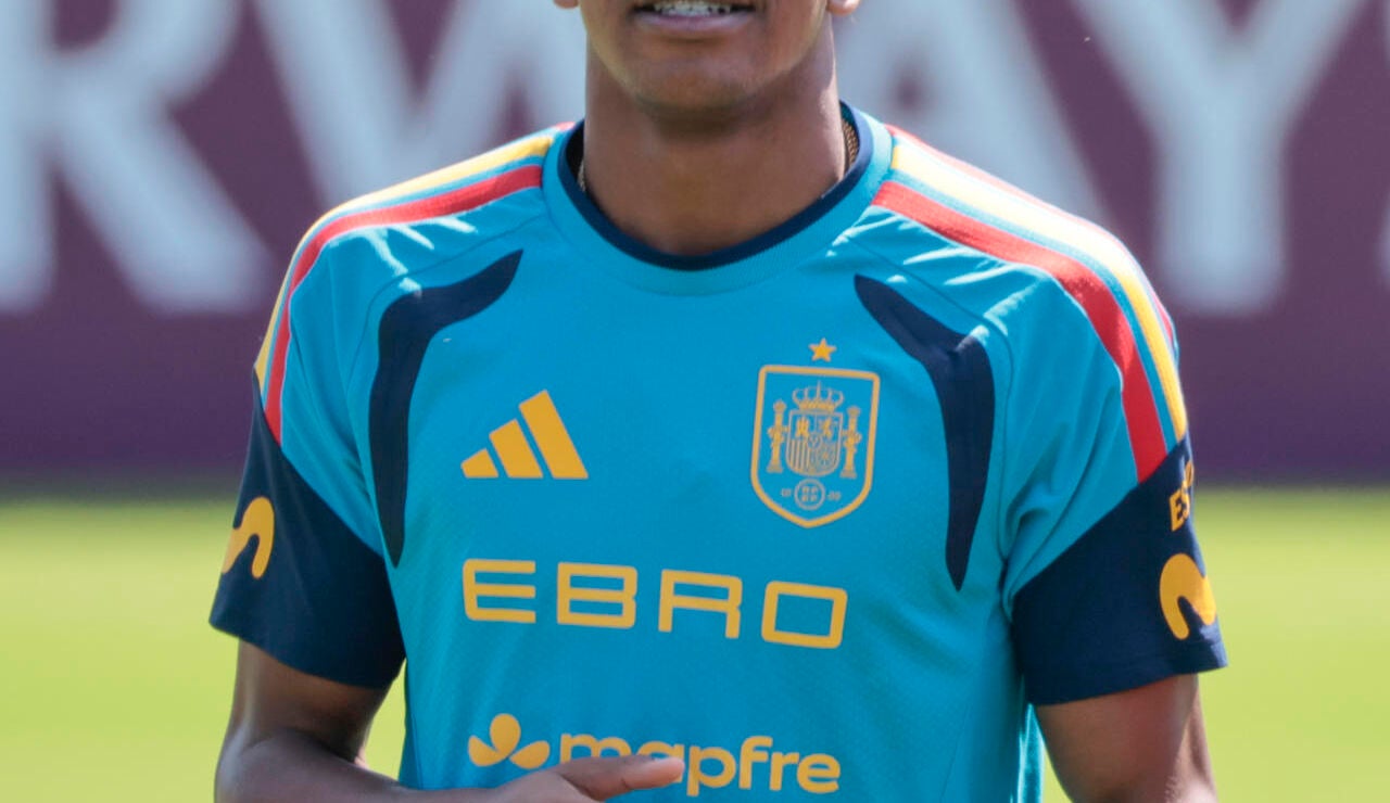 Lamine Yamal, durante el entrenamiento con Espa&ntilde;a