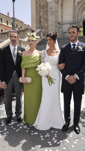 Ingrid Sanz Asensio e Iliès Hassaine, junto a Fernando Sanz e Ingrid Asensio