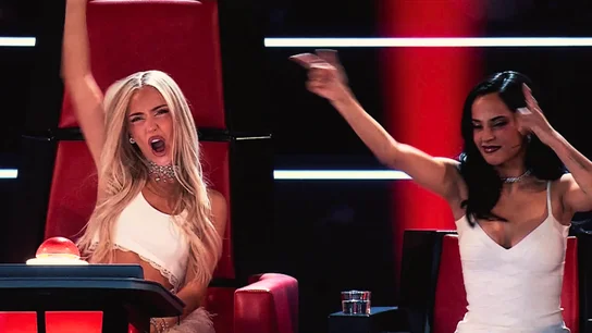 Ana Mena y Becky G en La Voz Kids Ana Mena y Becky G en La Voz Kids