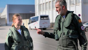 Vuelo de Instrucci&oacute;n de la princesa Leonor junto a su padre, Felipe VI, en la 
Academia General del Aire y del Espacio
