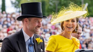 El pr&iacute;ncipe Guillermo junto a Kate Middleton recientemente en Ascot