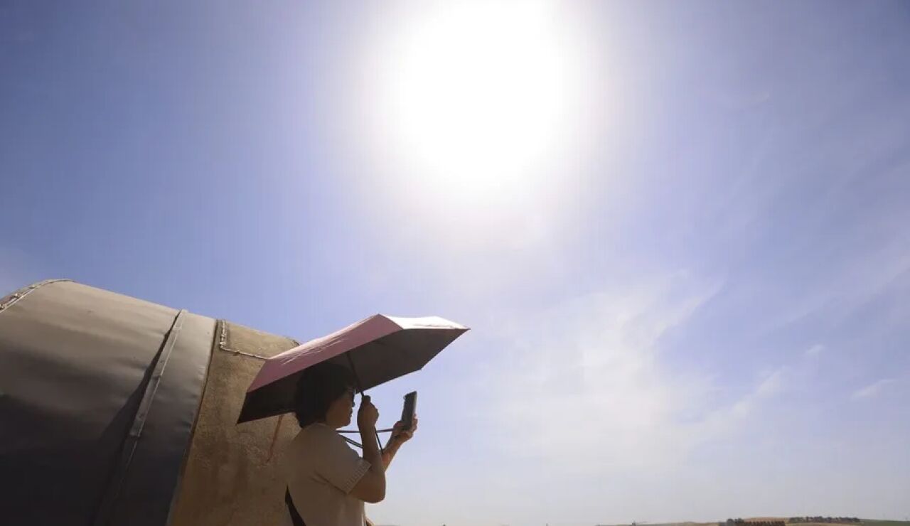 El verano arranca con la primera ola de calor del a&ntilde;o y avisos extremos en gran parte de Espa&ntilde;a