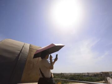 El verano arranca con la primera ola de calor del a&ntilde;o y avisos extremos en gran parte de Espa&ntilde;a
