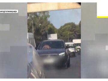 VÍDEO: Un hombre mantiene relaciones sexuales mientras conduce por una carretera en Marbella VÍDEO: Un hombre mantiene relaciones sexuales mientras conduce por una carretera en Marbella