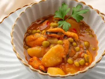 Guiso de mejillones con guisantes Guiso de mejillones con guisantes