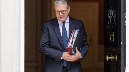  Starmer anuncia su dimisi&oacute;n como primer ministro de Reino Unido
