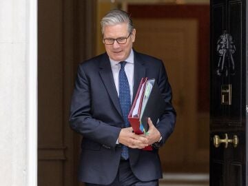  Starmer anuncia su dimisi&oacute;n como primer ministro de Reino Unido