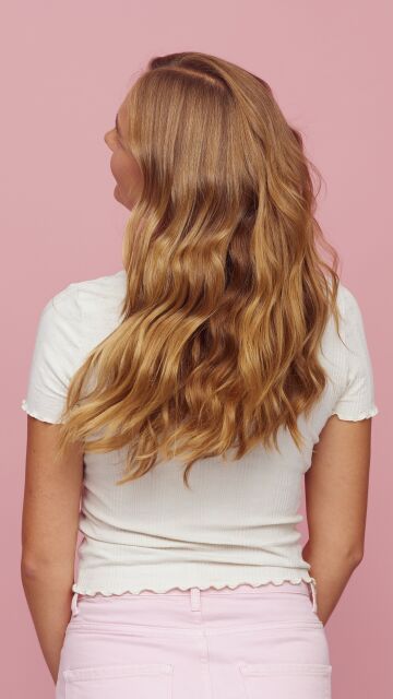 Mujer con ondas en su cabello