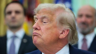 Trump vuelve a cargar contra la OTAN y arremete de nuevo contra Starmer