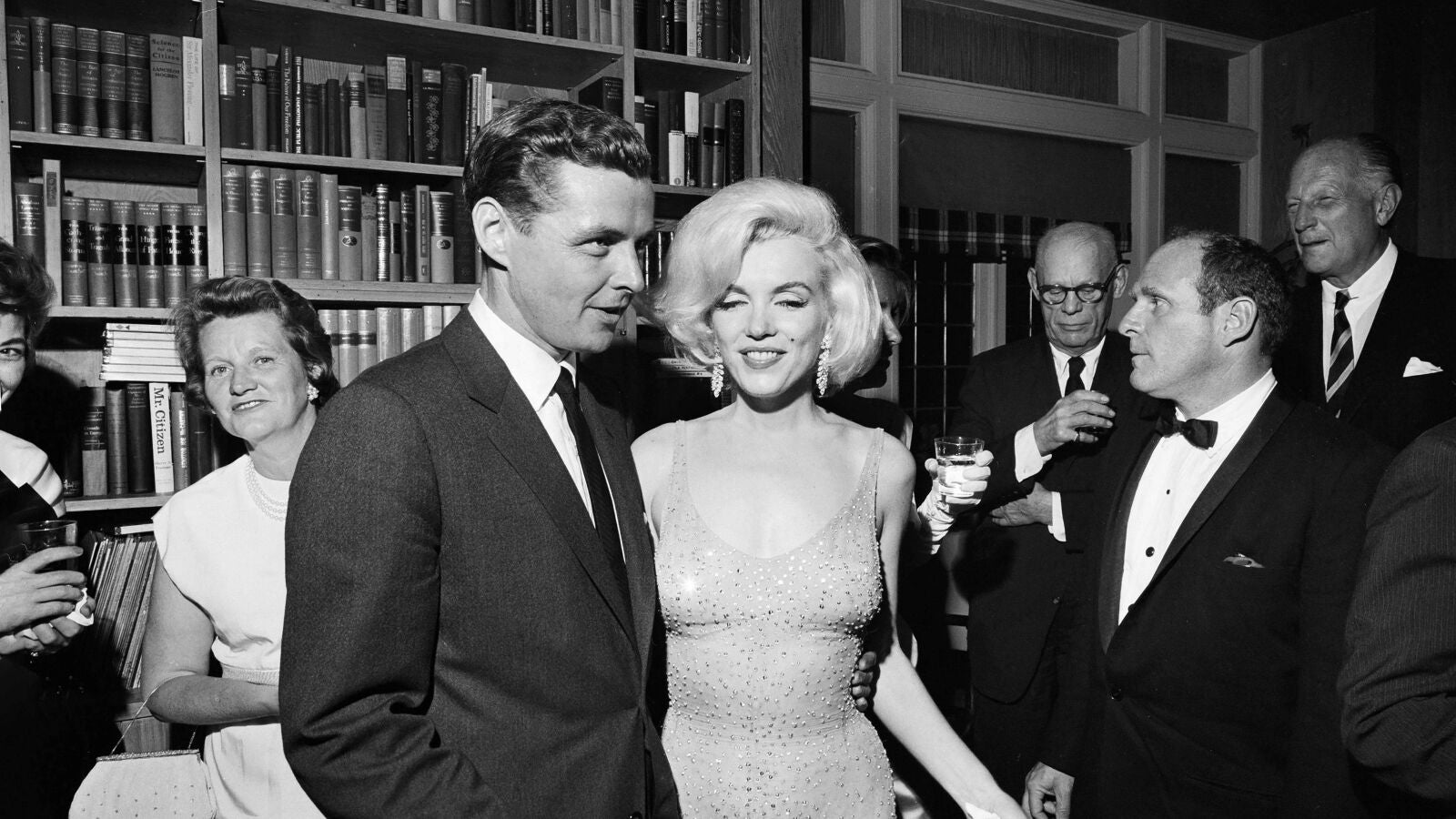 ¿Se suicidó Marilyn Monroe o la asesinaron? Nuevas investigaciones apuntan que la escena fue alterada: 