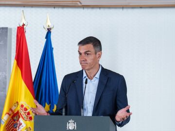 Pedro Sánchez asegura que seguirá "pese a las piedras en el camino" Pedro Sánchez asegura que seguirá "pese a las piedras en el camino"