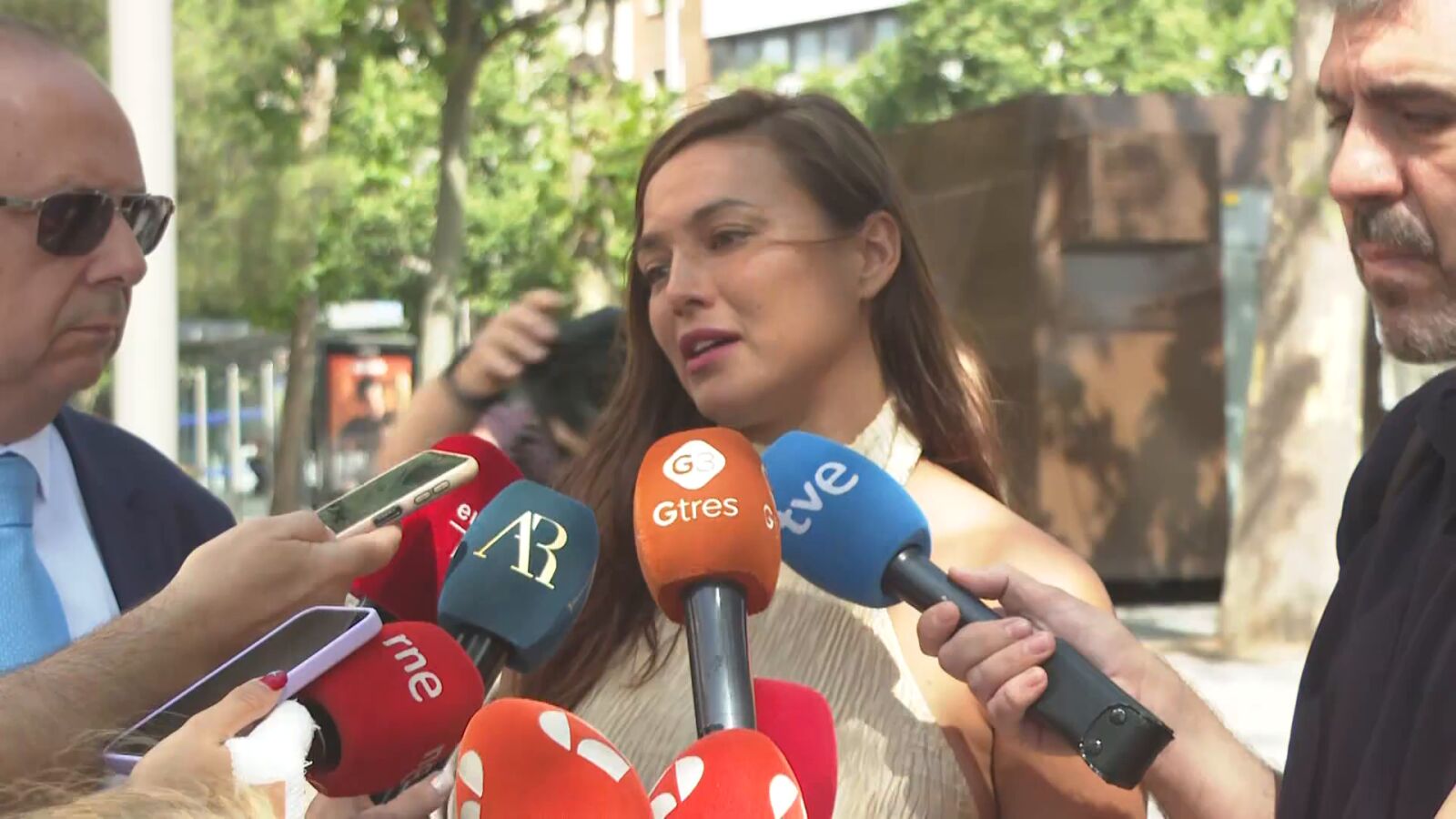 Elisa Mouliaá vuelve a España para declarar por las presuntas calumnias a Errejón tras su orden de detención