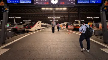 Alemania paraliza todos sus trenes por un fallo en el sistema de comunicaciones Alemania paraliza todos sus trenes por un fallo en el sistema de comunicaciones