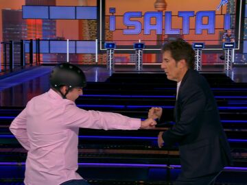 El grito de k&aacute;rate de Alberto al llegar al final del puente de &iexcl;Salta!: &ldquo;Como para que no se lleve el premio&rdquo;