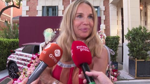 Carola Baleztena con la prensa