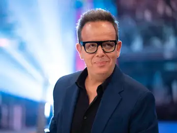 Del optimismo al desastre: Àngel Llàcer sucumbe al reto de no parpadear de El Hormiguero Del optimismo al desastre: Àngel Llàcer sucumbe al reto de no parpadear de El Hormiguero