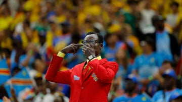 'Lumumba Vea' animando desde la grada 
