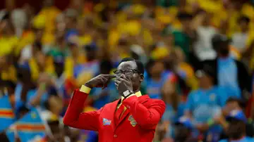 'Lumumba Vea' animando desde la grada 'Lumumba Vea' animando desde la grada
