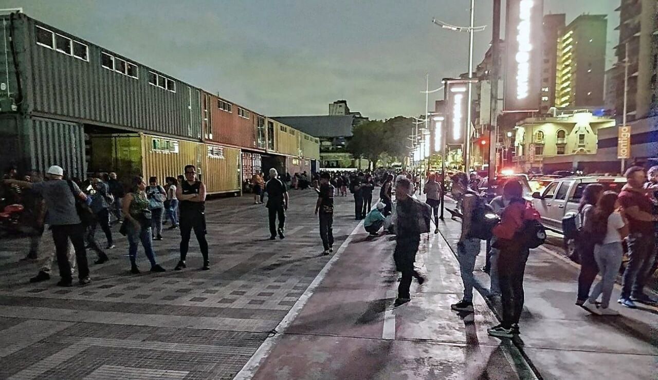 Aumentan a 164 los muertos y casi un millar los heridos por el doble terremoto en Venezuela
