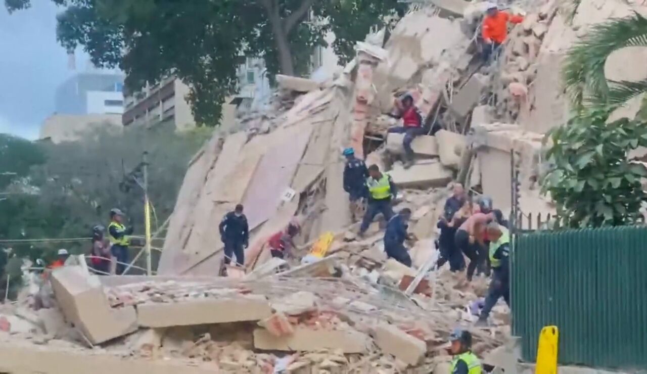 Edificio derrumbado tras el terremoto en Venezuela