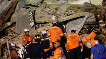 Labores de rescate tras los terremotos de Venezuela