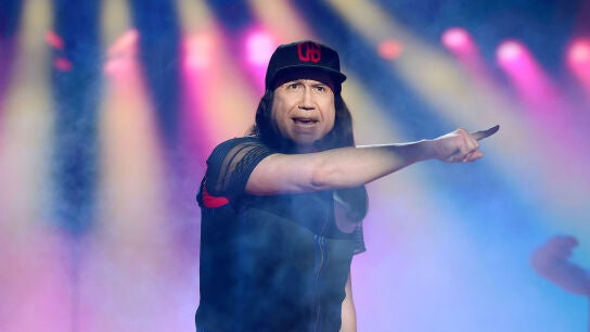 An&iacute;bal G&oacute;mez revive a &lsquo;La t&iacute;a Enriqueta&rsquo; convertido en un magn&eacute;tico Chimo Bayo