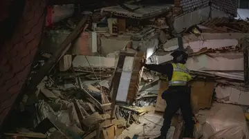 Dos españoles muertos y 80 desaparecidos en los terremotos de Venezuela. Dos españoles muertos y 80 desaparecidos en los terremotos de Venezuela.