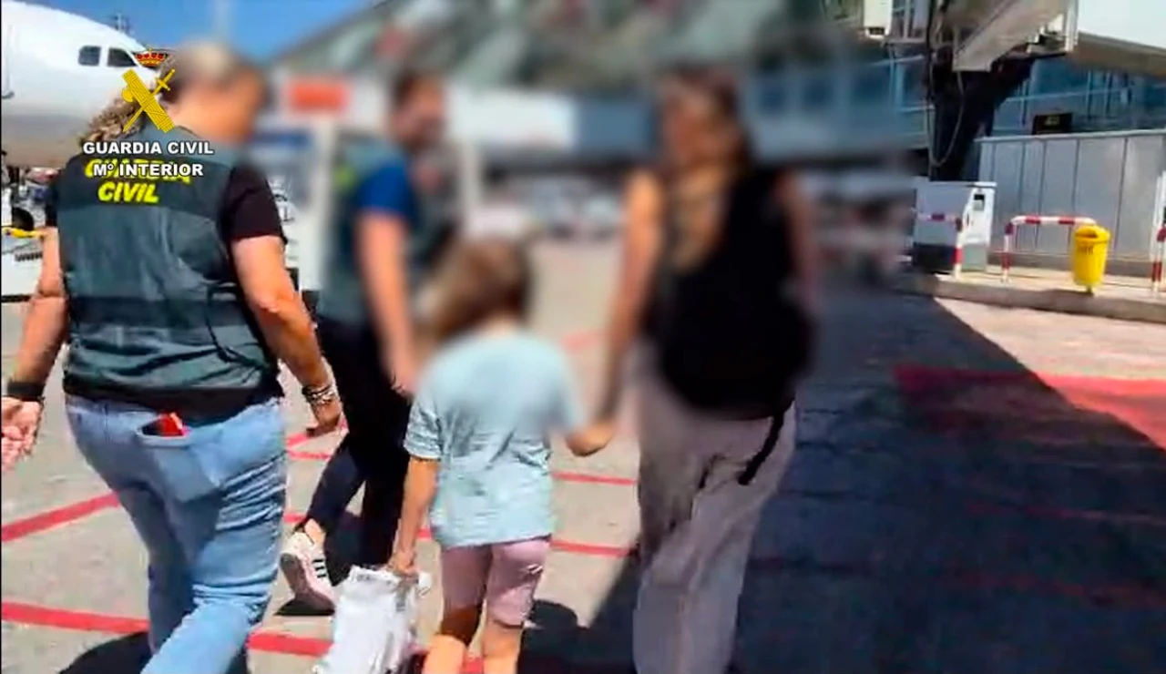 La Guardia Civil localiza en Kosovo a una niña de 6 años sustraída por su padre hace dos semanas