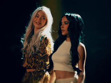 Ana Mena y Becky G en La Voz Kids